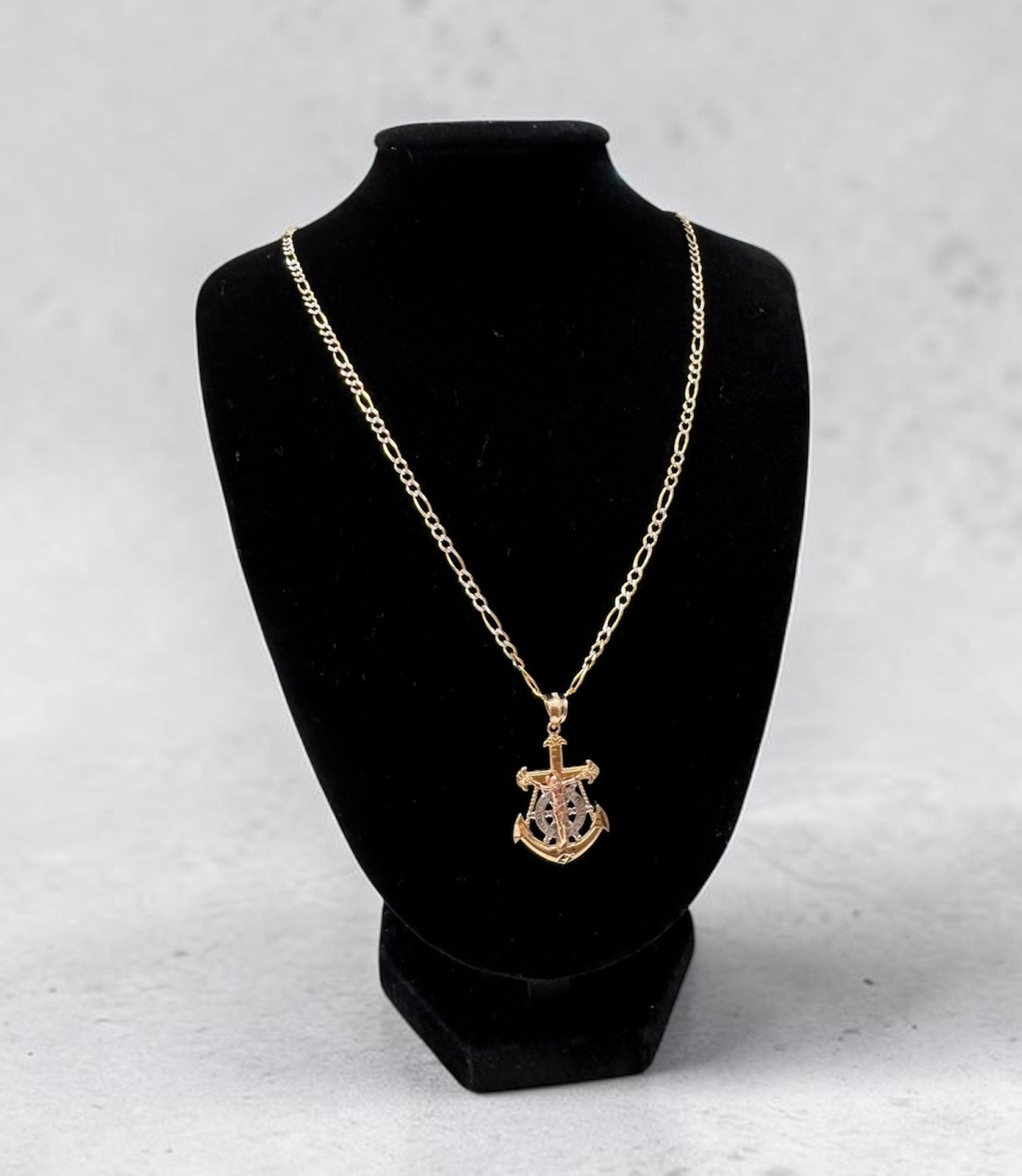 14K Gold Figaro chain 20” with anchor pendant