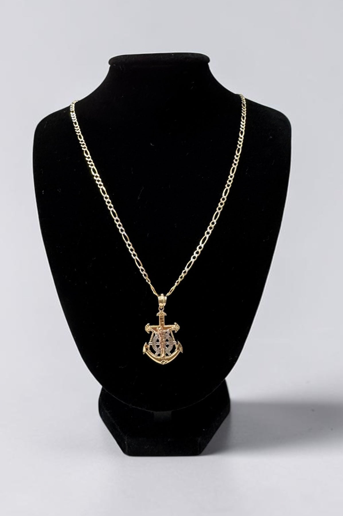 14K Gold Figaro chain 20” with anchor pendant