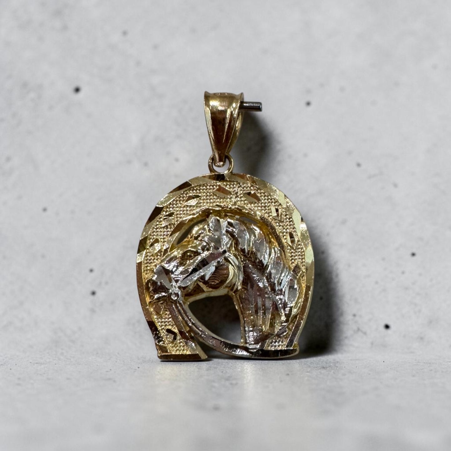 14K horseshoe pendant