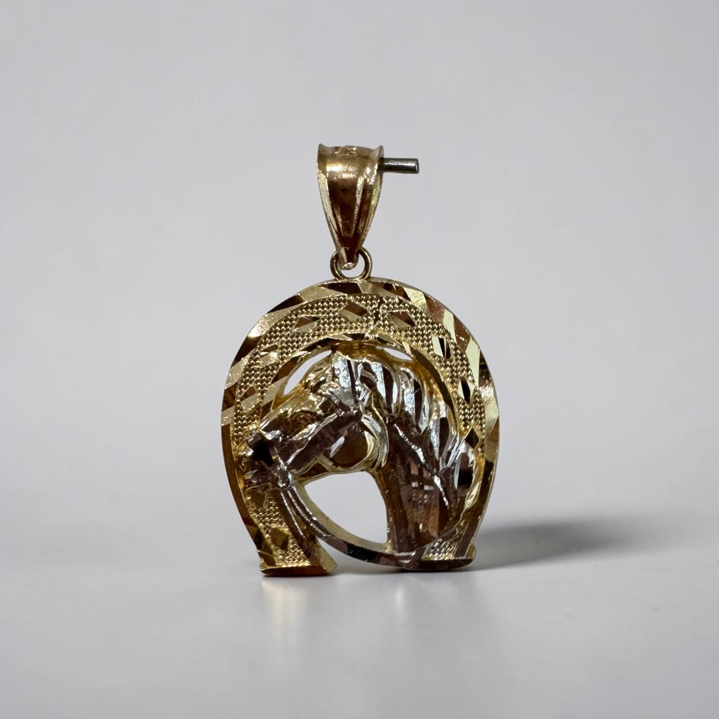 14K horseshoe pendant