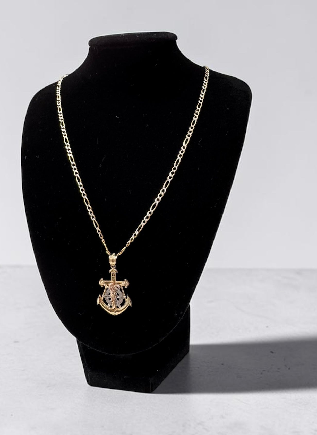 14K Gold Figaro chain 20” with anchor pendant