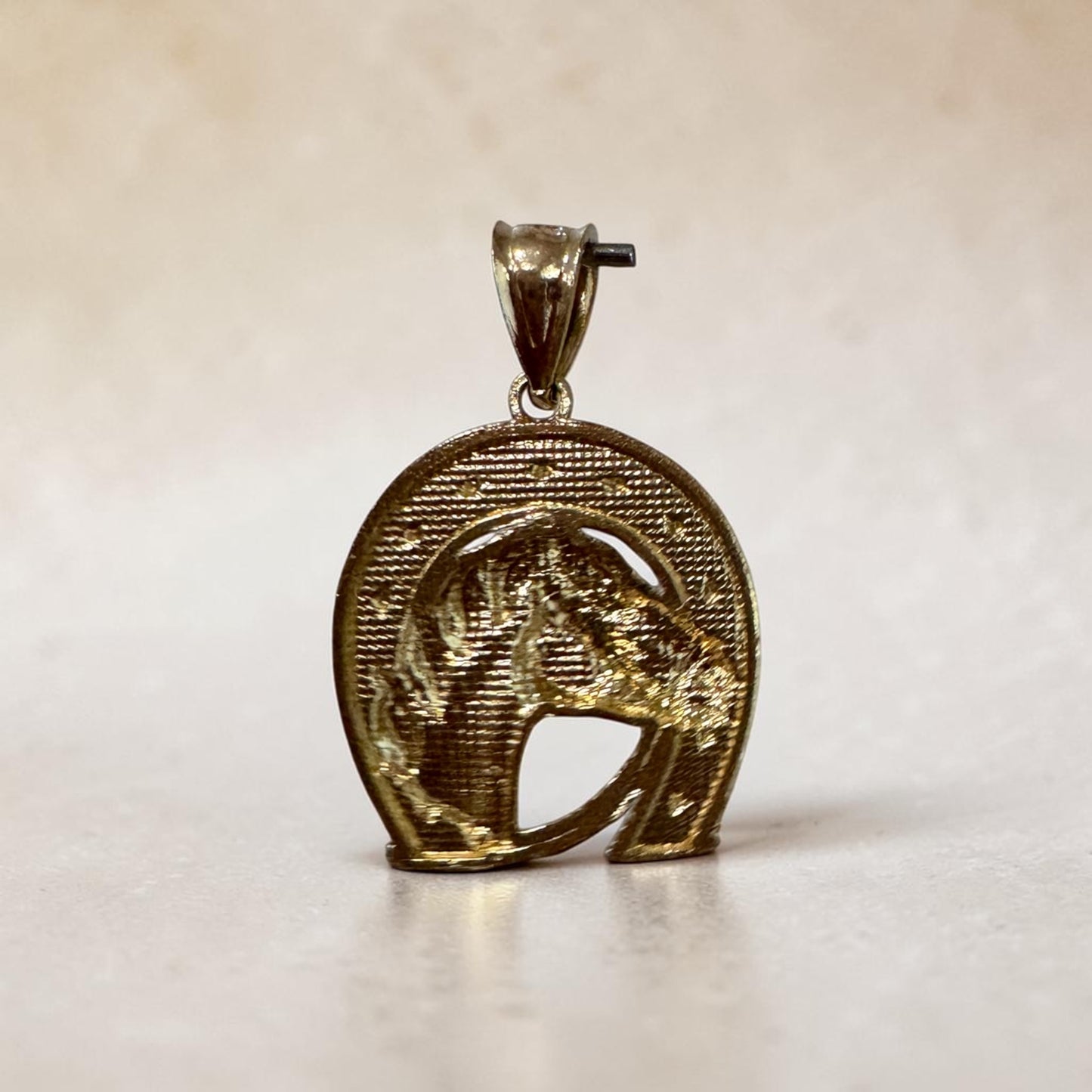 14K horseshoe pendant